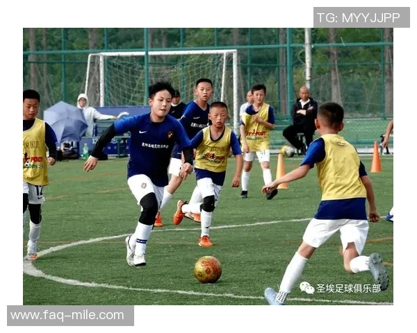 追逐梦想的脚步我要全心投入足球学习之旅